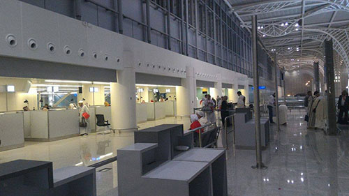 police-passeport-aeroport-medine