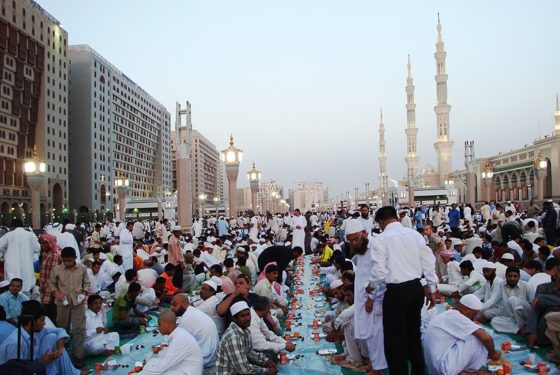 Iftar à la mosquée de Médine